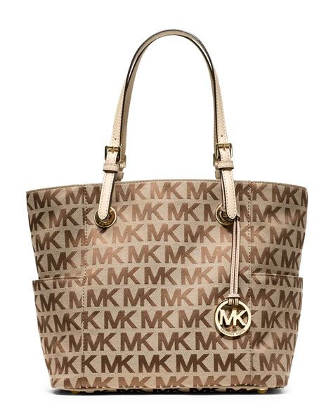 do all michael kors bags have a logo lining